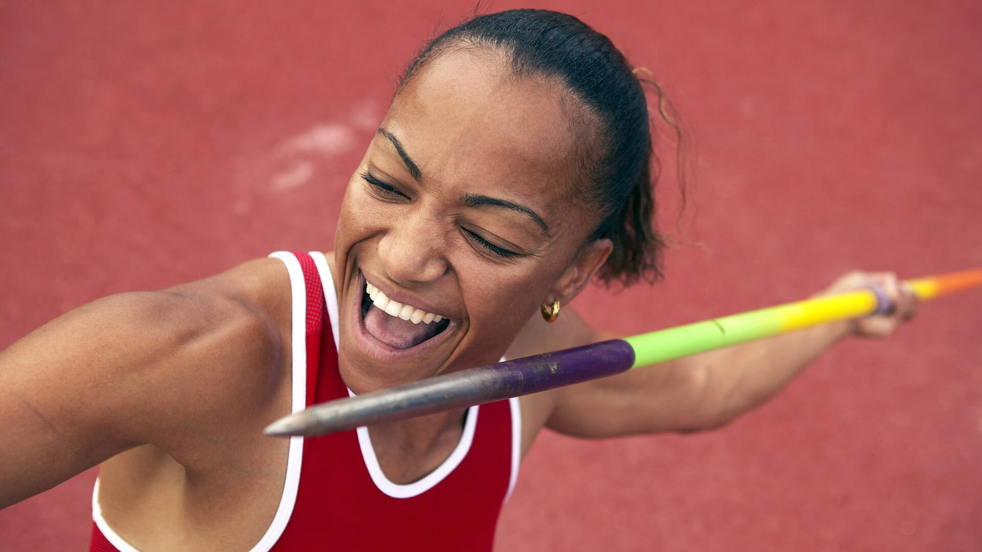 美国队不断突破，杜兰特连续二十场得分超过刷新纪录，观众掌声雷动